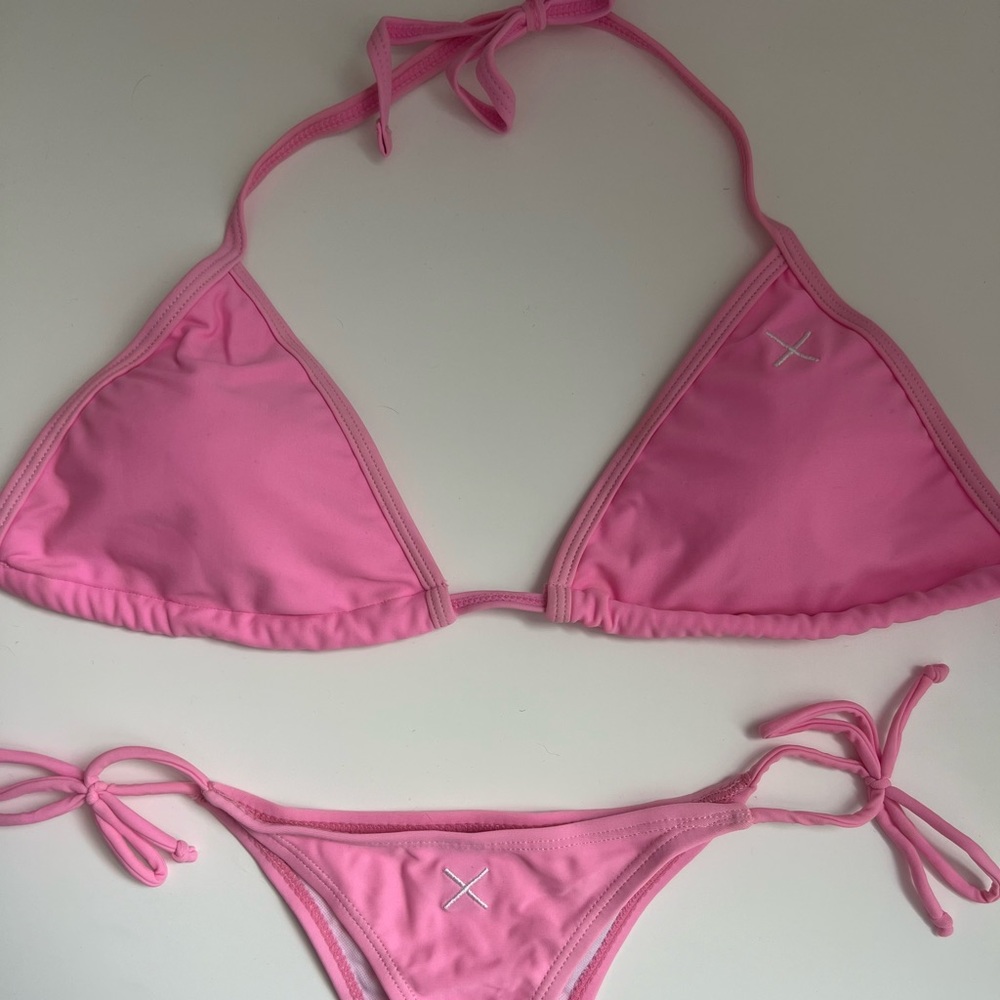 Boutine LA bikini top size large